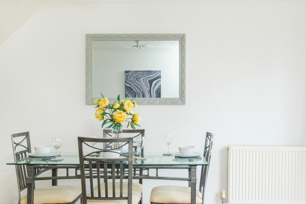 Beautiful 3 Bed House With Amazing Views In Dartford, Kent 아파트 외부 사진
